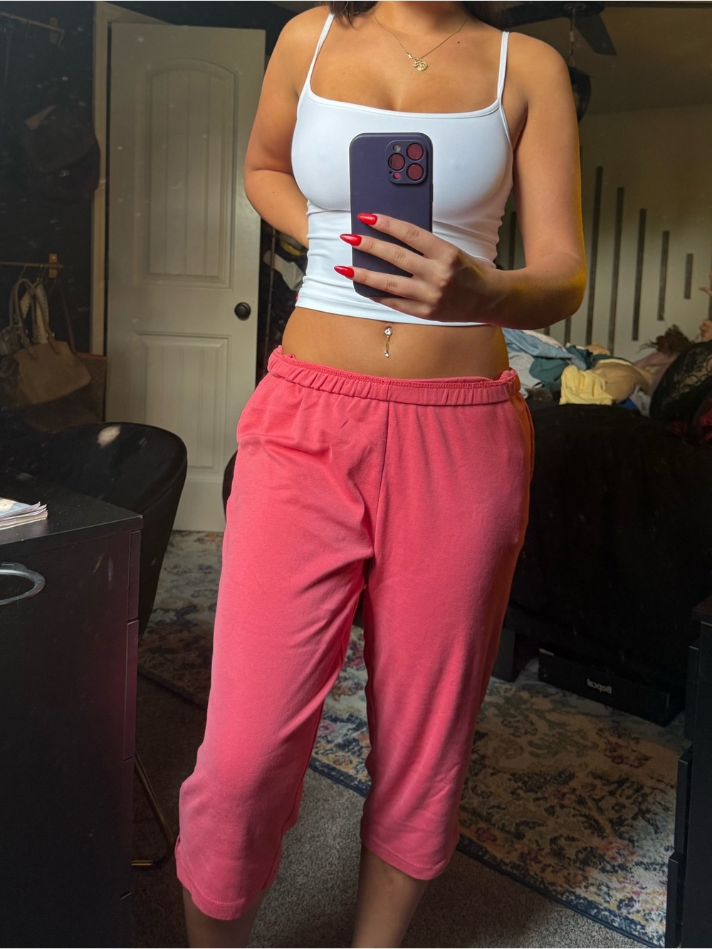 Casual Mid-Rise Cropped Sweatcapris in Coral Pink